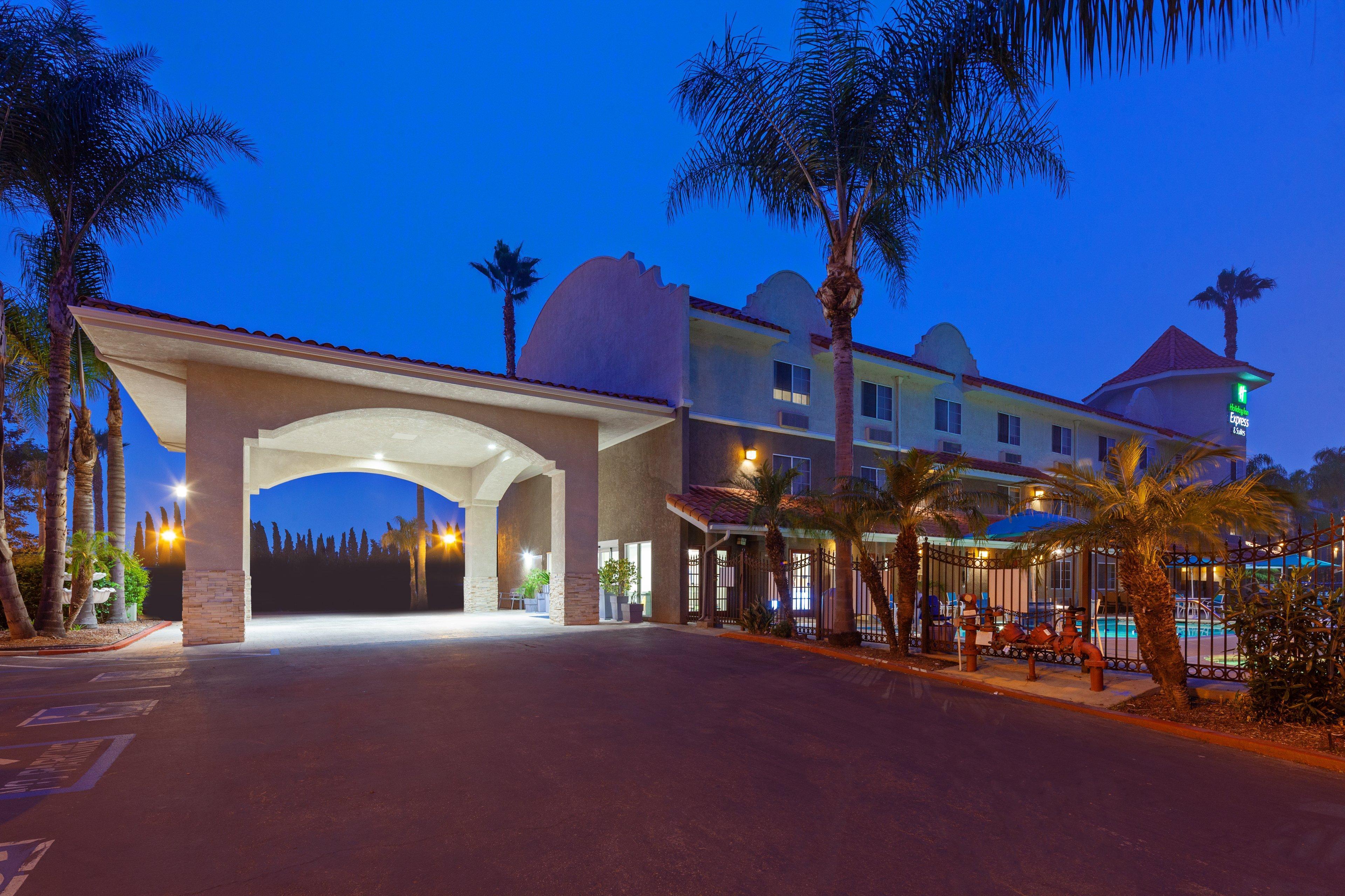 Holiday Inn Express Hotel & Suites San Diego-Escondido By Ihg Eksteriør bilde