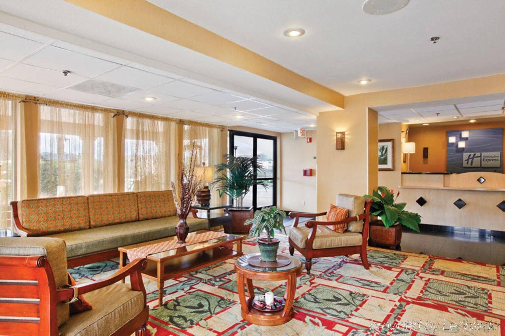 Holiday Inn Express Hotel & Suites San Diego-Escondido By Ihg Eksteriør bilde